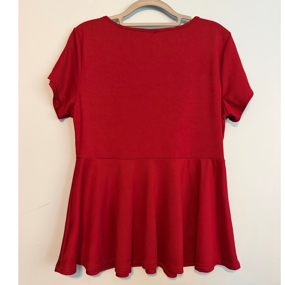 SHEIN Curve 1XL Red Ribbed Peplum Top Short Sleeve Zip Front Blouse 1967 - Picture 2 of 4
